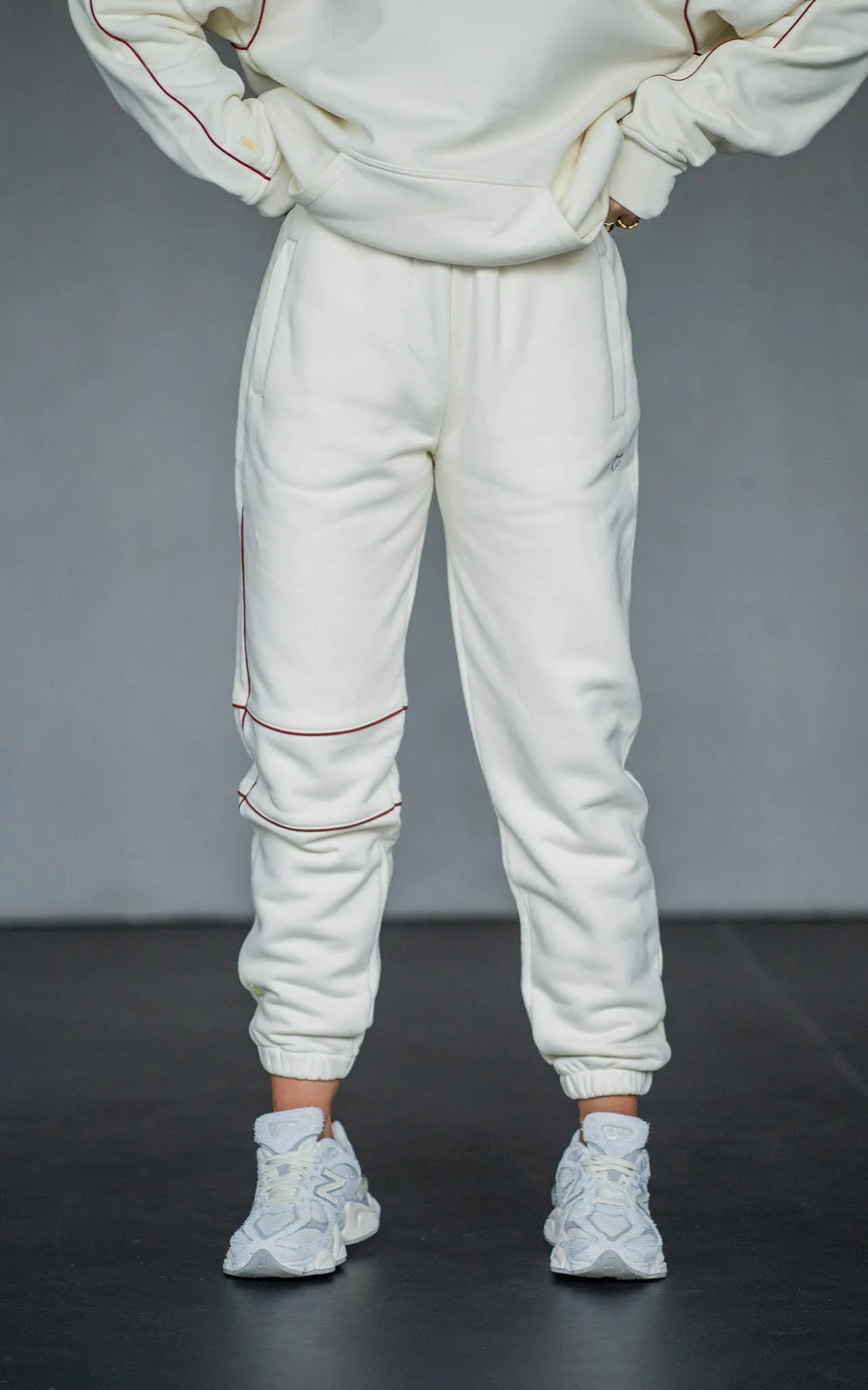 BEIGE END OF SUMMER SWEATPANTS