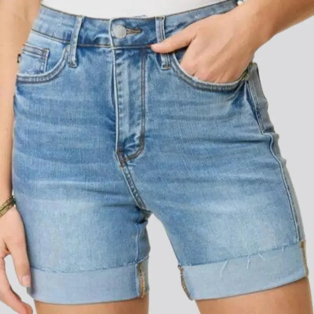 Casual folded-hem denim shorts for ladies