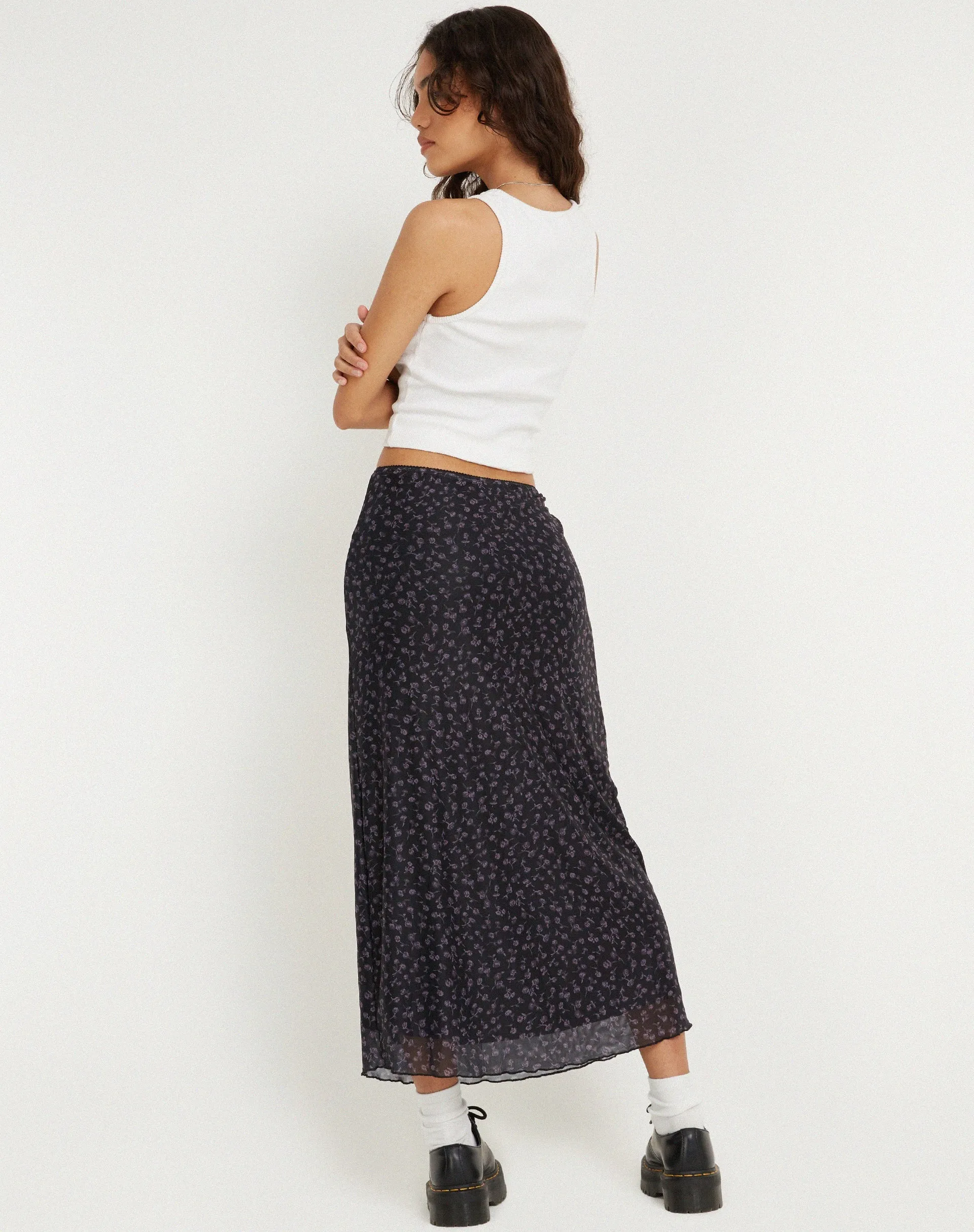 Lassie Maxi Skirt in Dark Ditsy Rose Black